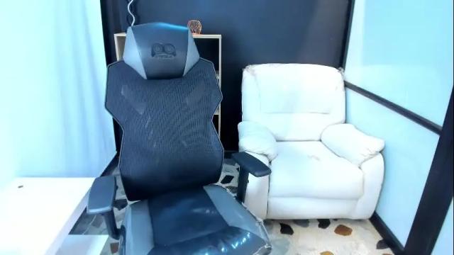 Image 4 of emysilver Stream on Chaturbate on 28 days ago