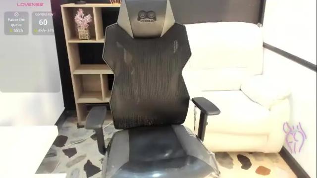 Image 4 of emysilver Stream on Chaturbate on 24 days ago