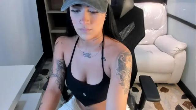 Image 6 of emysilver Stream on Chaturbate on 16 days ago