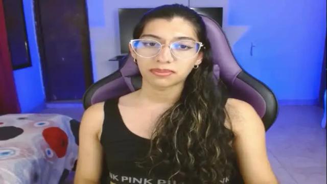 Image 2 of engiel_phoenix Stream on Chaturbate on 1 month ago