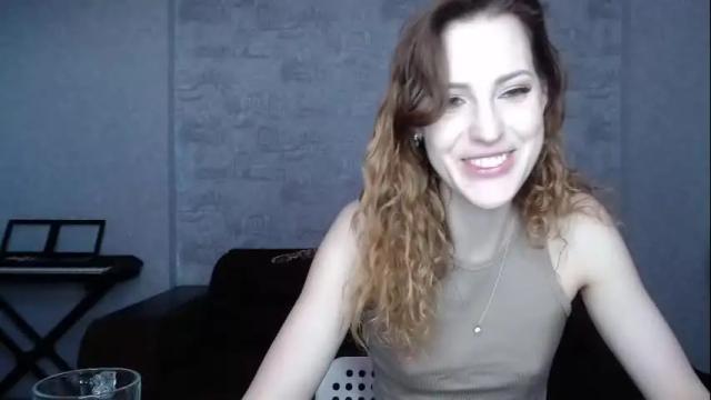 Image 3 of erdbeeren_mit_sahne Stream on Chaturbate on 1 month ago