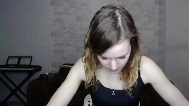 Image 2 of erdbeeren_mit_sahne Stream on Chaturbate on 1 month ago