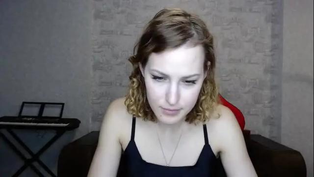 Image 12 of erdbeeren_mit_sahne Stream on Chaturbate on 16 days ago