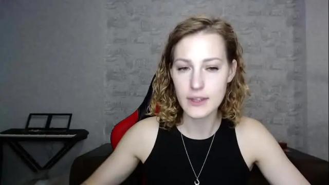 Image 10 of erdbeeren_mit_sahne Stream on Chaturbate on 14 days ago