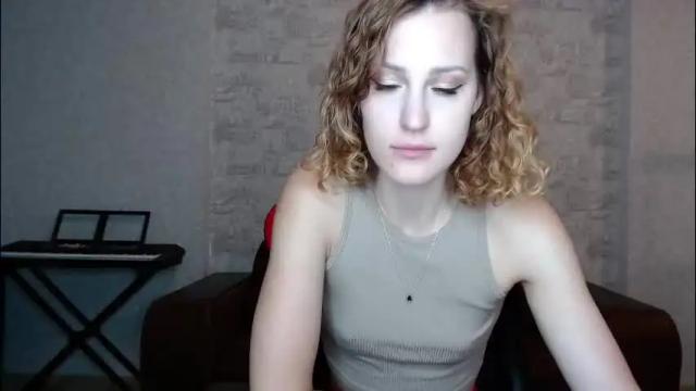 Image 4 of erdbeeren_mit_sahne Stream on Chaturbate on 2 months ago