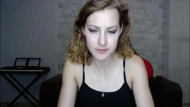 Image 3 of erdbeeren_mit_sahne Stream on Chaturbate on 2 months ago