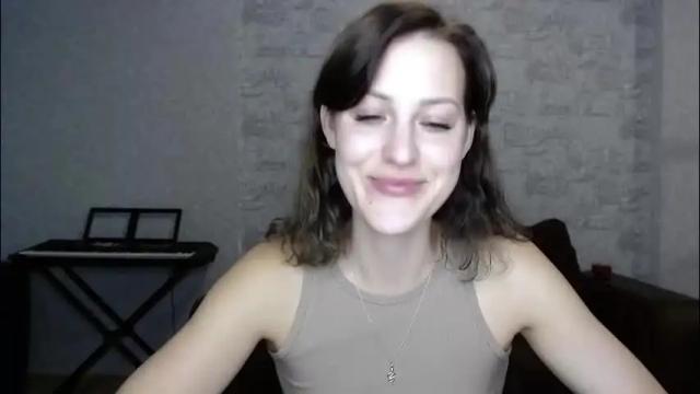 Image 4 of erdbeeren_mit_sahne Stream on Chaturbate on 2 months ago
