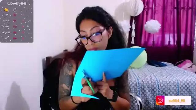 Image 10 of eren_mikasa Stream on Chaturbate on 19 months ago