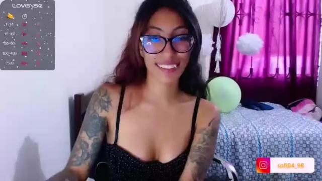 Image 4 of eren_mikasa Stream on Chaturbate on 19 months ago