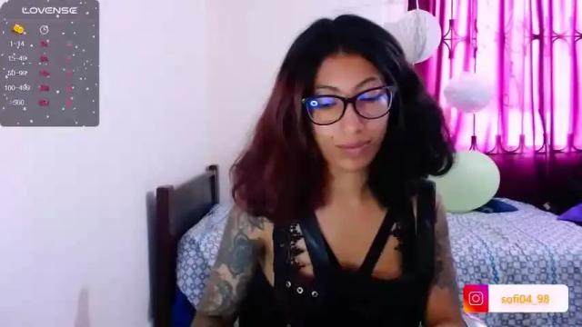Image 4 of eren_mikasa Stream on Chaturbate on 19 months ago