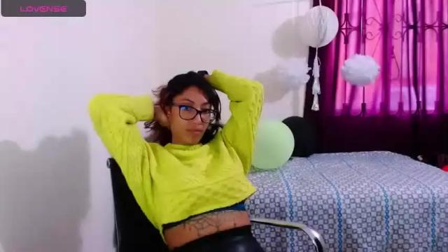 Image 12 of eren_mikasa Stream on Chaturbate on 19 months ago