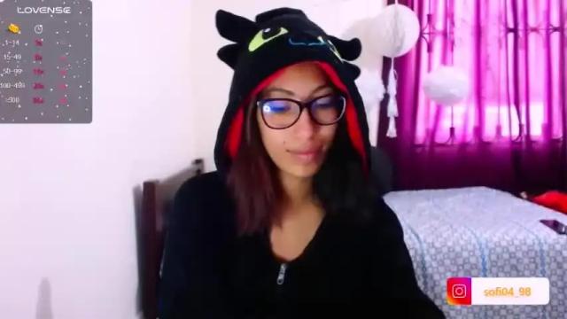 Image 3 of eren_mikasa Stream on Chaturbate on 18 months ago