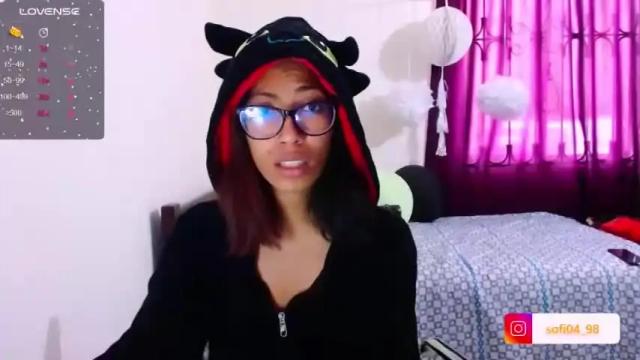 Image 4 of eren_mikasa Stream on Chaturbate on 18 months ago