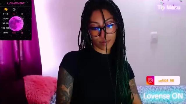 Image 4 of eren_mikasa Stream on Chaturbate on 18 months ago