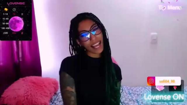 Image 6 of eren_mikasa Stream on Chaturbate on 18 months ago