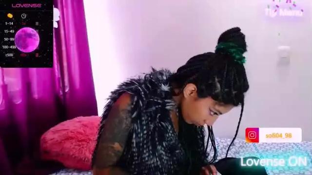 Image 3 of eren_mikasa Stream on Chaturbate on 18 months ago
