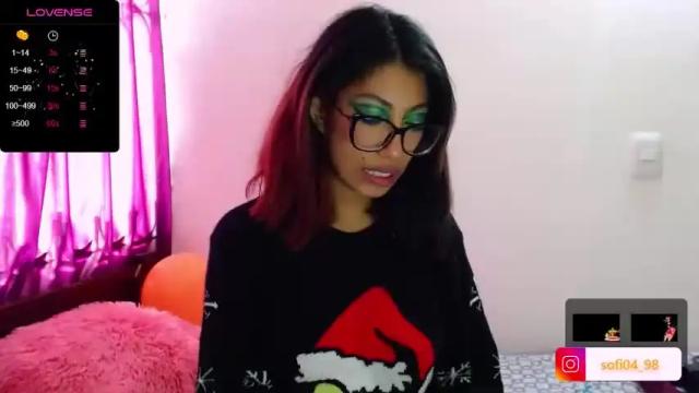Image 4 of eren_mikasa Stream on Chaturbate on 17 months ago