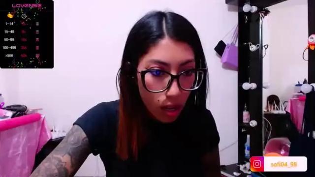 Image 2 of eren_mikasa Stream on Chaturbate on 16 months ago