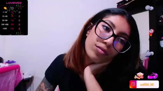 Image 11 of eren_mikasa Stream on Chaturbate on 15 months ago