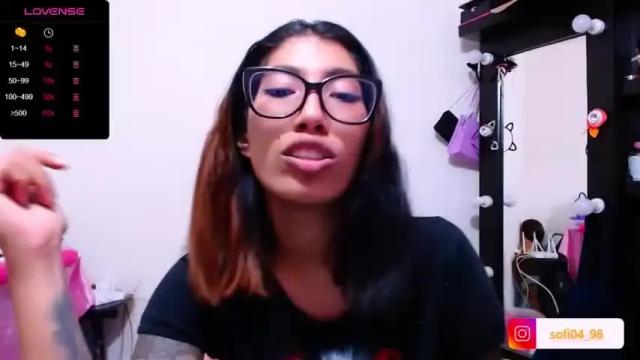 Image 12 of eren_mikasa Stream on Chaturbate on 15 months ago