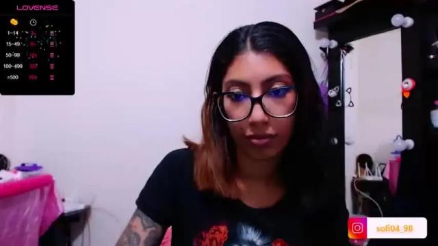 Image 8 of eren_mikasa Stream on Chaturbate on 15 months ago