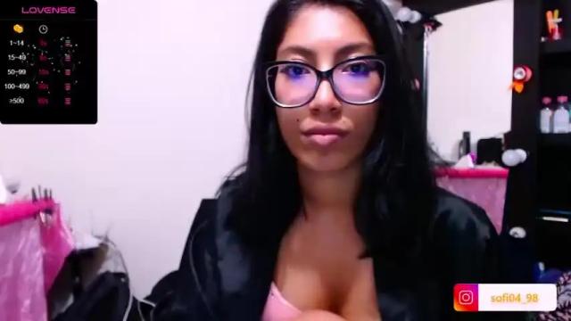 Image 11 of eren_mikasa Stream on Chaturbate on 15 months ago