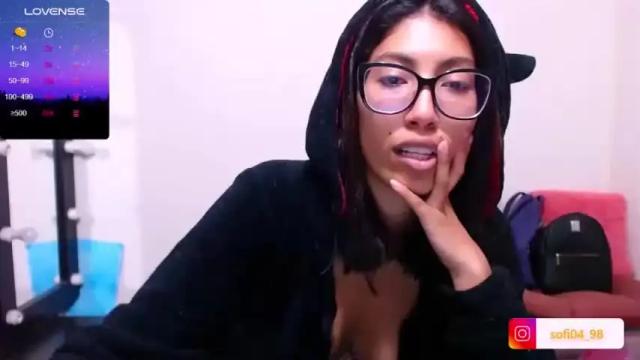 Image 11 of eren_mikasa Stream on Chaturbate on 13 months ago