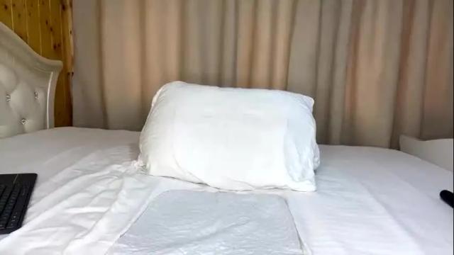 Image 4 of eriaharper Stream on Chaturbate on 1 month ago