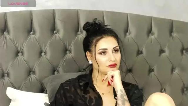 Image 4 of ericarosse Stream on Chaturbate on 15 months ago