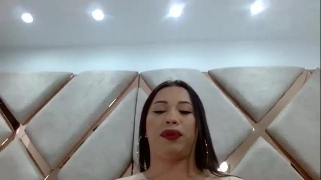 Image 12 of erika_lind3r Stream on Chaturbate on 2 months ago