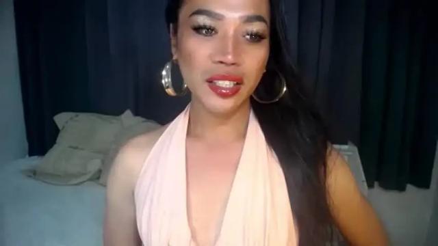 Image 2 of erika_madrigal Stream on Chaturbate on 2 months ago