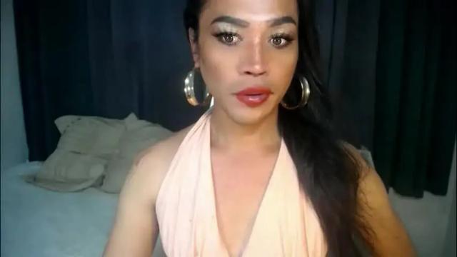 Image 6 of erika_madrigal Stream on Chaturbate on 2 months ago