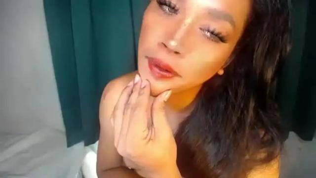 Image 8 of erika_madrigal Stream on Chaturbate on 20 days ago