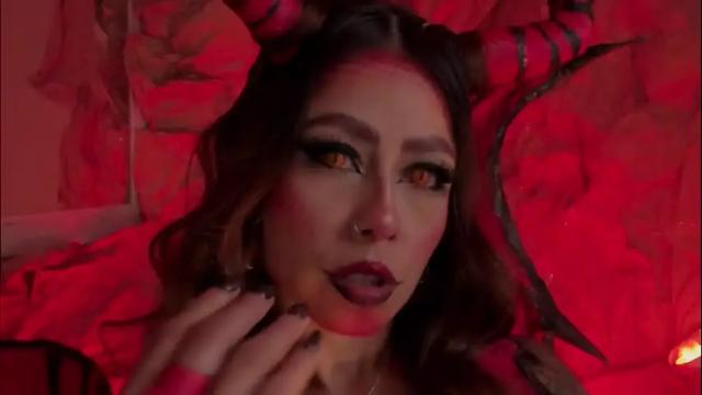 Image 4 of erikabenz Stream on Chaturbate on 2 days ago