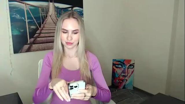 Image 2 of erikagavin Stream on Chaturbate on 1 month ago