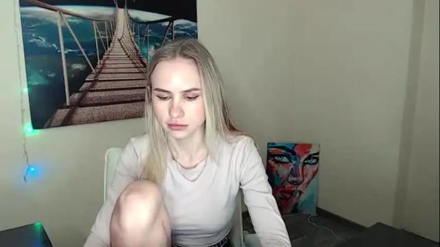 Image 8 of erikagavin Stream on Chaturbate on 29 days ago