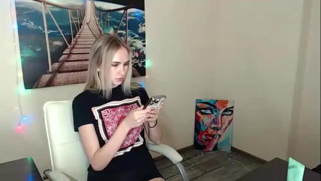 Image 2 of erikagavin Stream on Chaturbate on 28 days ago