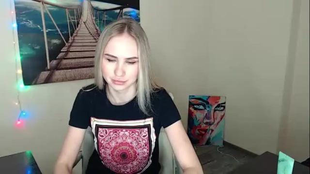 Image 3 of erikagavin Stream on Chaturbate on 28 days ago