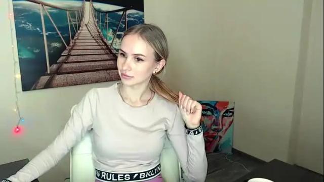 Image 3 of erikagavin Stream on Chaturbate on 27 days ago
