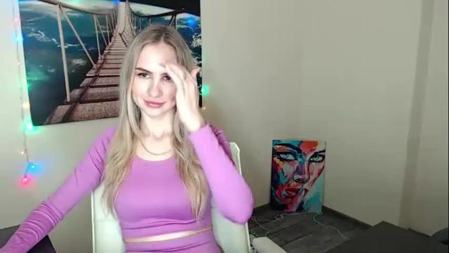 Image 2 of erikagavin Stream on Chaturbate on 16 days ago