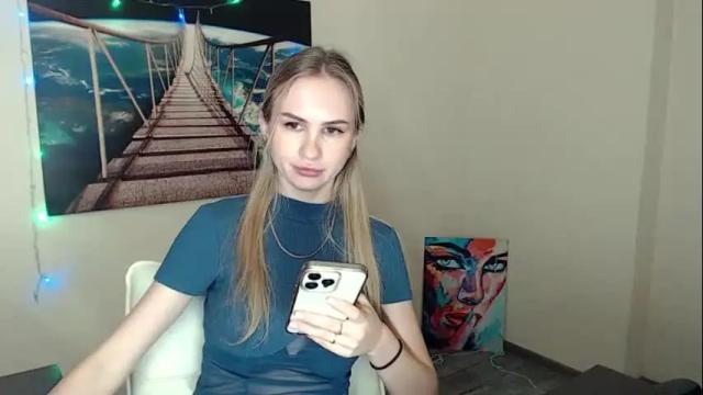Image 2 of erikagavin Stream on Chaturbate on 9 days ago
