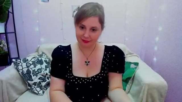 Image 8 of erikalov Stream on Chaturbate on 15 months ago