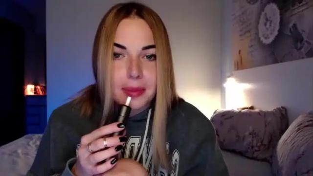 Image 8 of eroina_may Stream on Chaturbate on 19 months ago