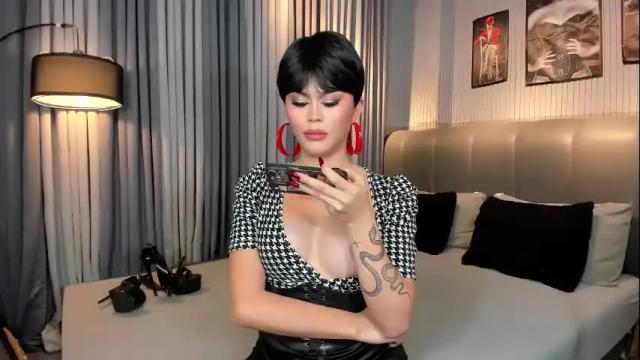 Image 7 of erotictsmonica Stream on Chaturbate on 4 months ago
