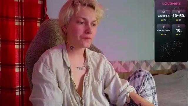 Image 7 of esajukyy Stream on Chaturbate on 23 days ago
