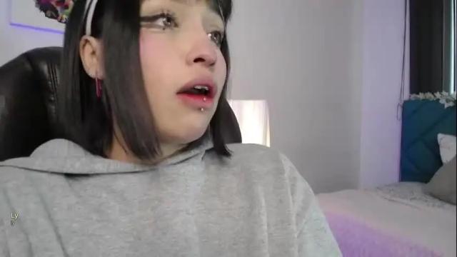 Image 7 of escarlett_wii Stream on Chaturbate on 1 month ago