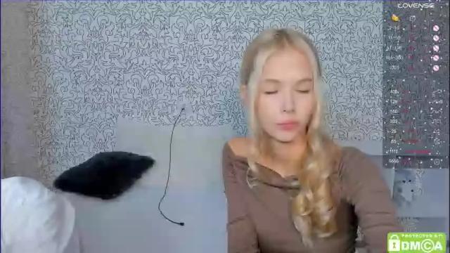 Image 7 of eshcka Stream on Chaturbate on 1 month ago