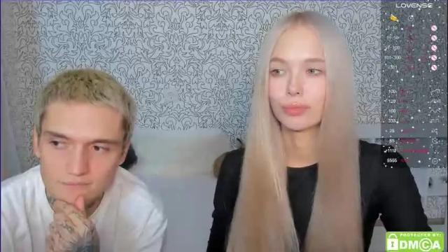 Image 10 of eshcka Stream on Chaturbate on 25 days ago