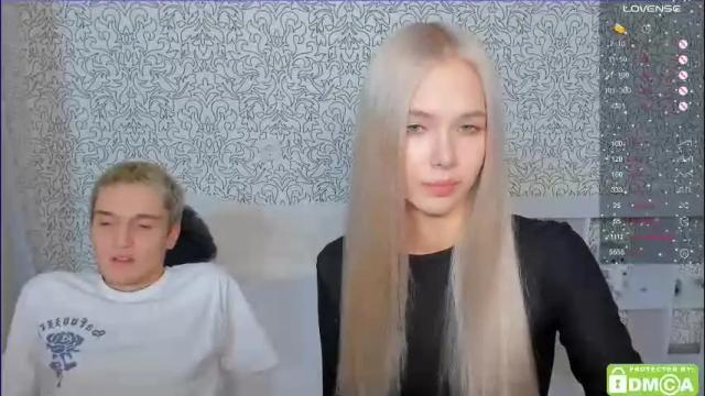 Image 12 of eshcka Stream on Chaturbate on 25 days ago