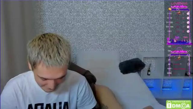 Image 12 of eshcka Stream on Chaturbate on 16 days ago